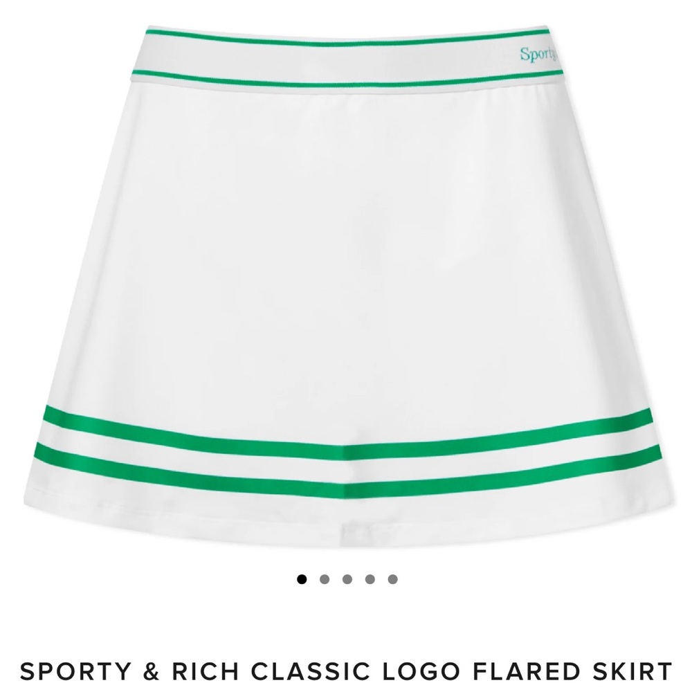 SPORTY & RICH CLASSIC LOGO FLARED SKIRT
White & Kelly Green Striped Rare Sz XL